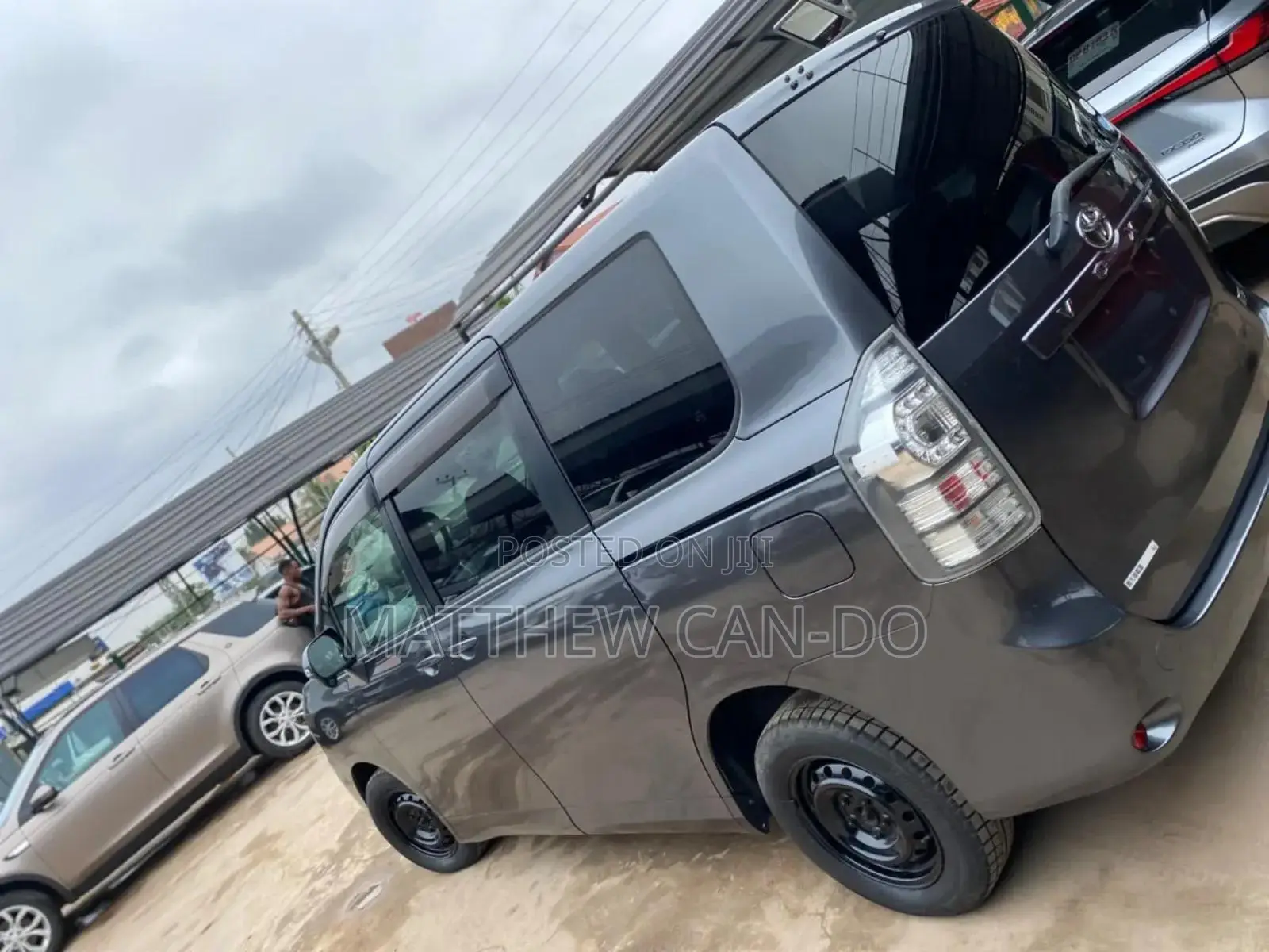 Toyota Voxy V 4WD 7-Seater 2012 Black