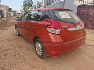 Toyota Yaris SE Hatchback 5dr 2015 Orange