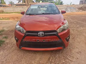 Toyota Yaris SE Hatchback 5dr 2015 Orange