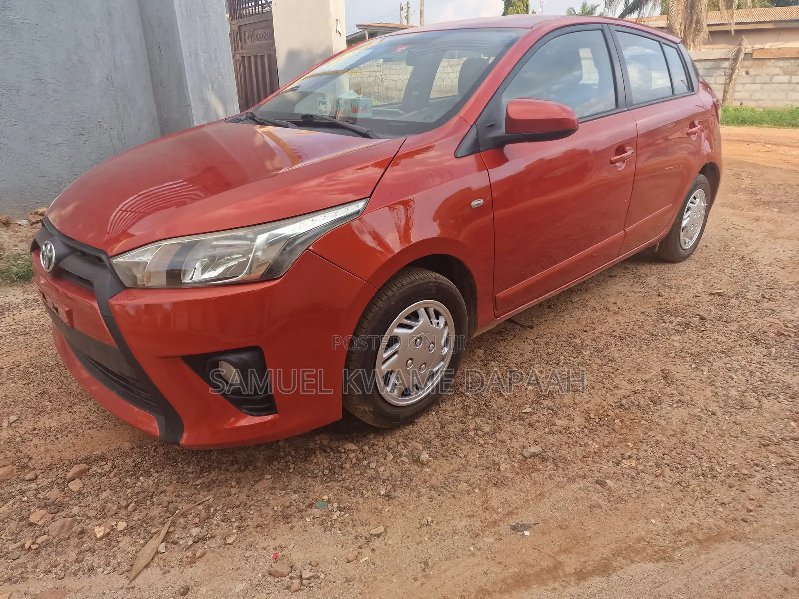 Toyota Yaris SE Hatchback 5dr 2015 Orange