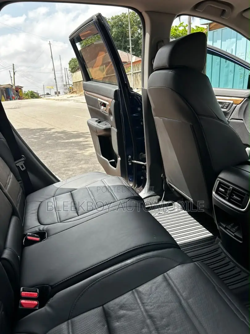 Honda CR-V Touring AWD 2019 Blue