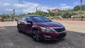 Nissan Altima 2.5 S 4dr Sedan (2.5L 4cyl CVT) 2014 Black
