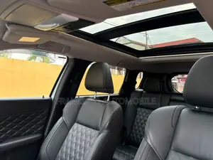 Mitsubishi Outlander 2024 White
