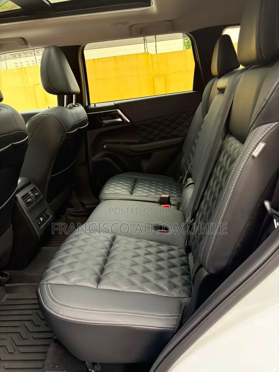 Mitsubishi Outlander 2024 White