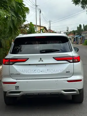 Mitsubishi Outlander 2024 White