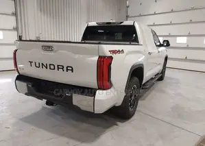 Toyota Tundra Limited CrewMax 5.5' Bed 2023 White
