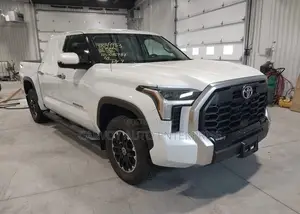 Toyota Tundra Limited CrewMax 5.5' Bed 2023 White