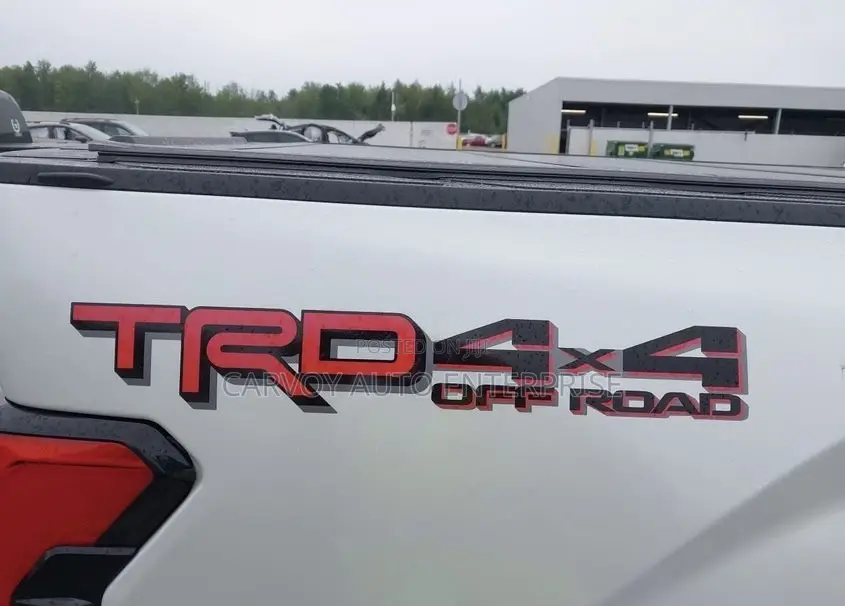 Toyota Tundra Limited CrewMax 5.5' Bed 2023 White