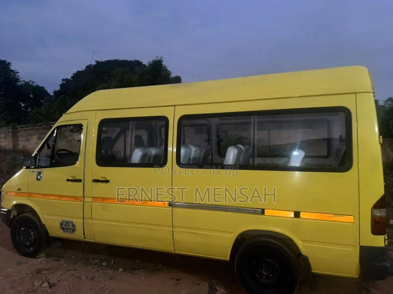 Mercedes-Benz Sprinter 2025 Yellow