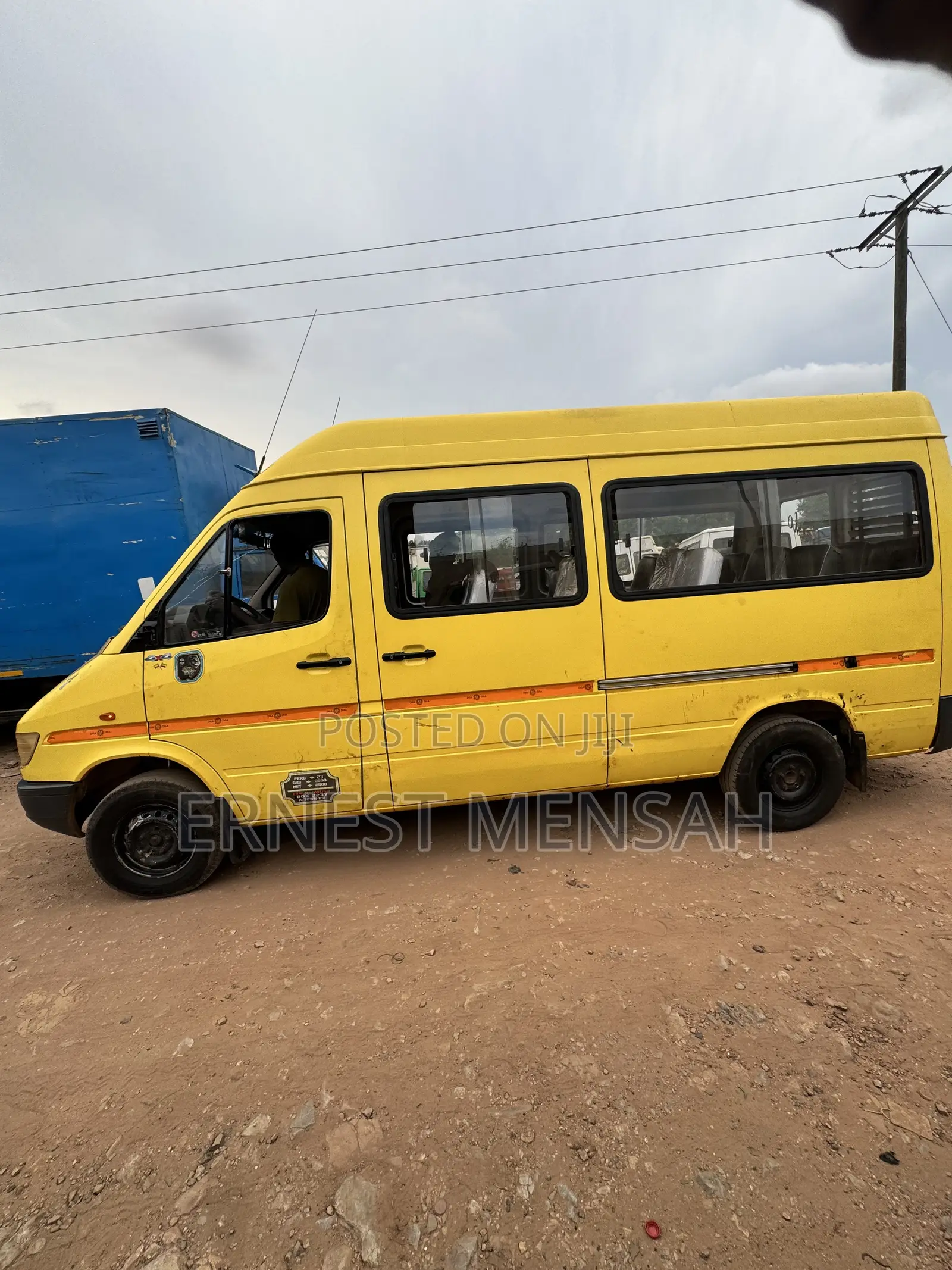 Mercedes-Benz Sprinter 2025 Yellow