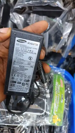 Samsung Laptop Charger/ Adapter