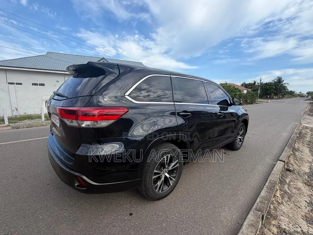 Toyota Highlander LE 2019 Black