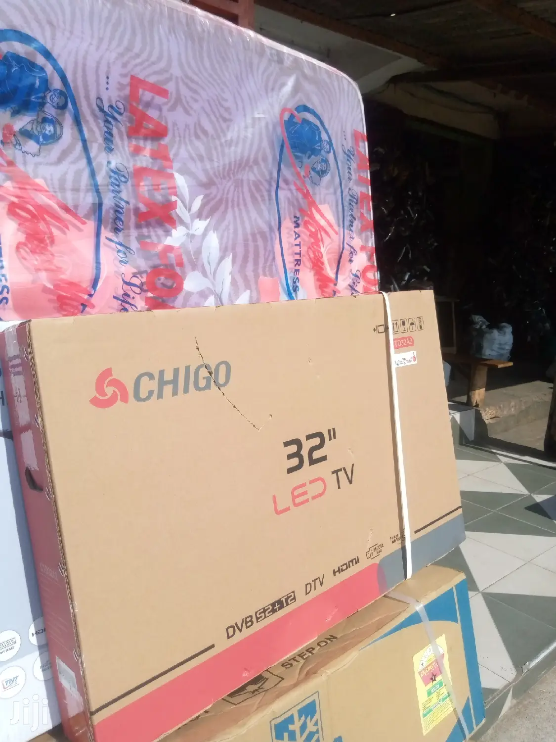 Digital Satelite Tv-Chigo 32"