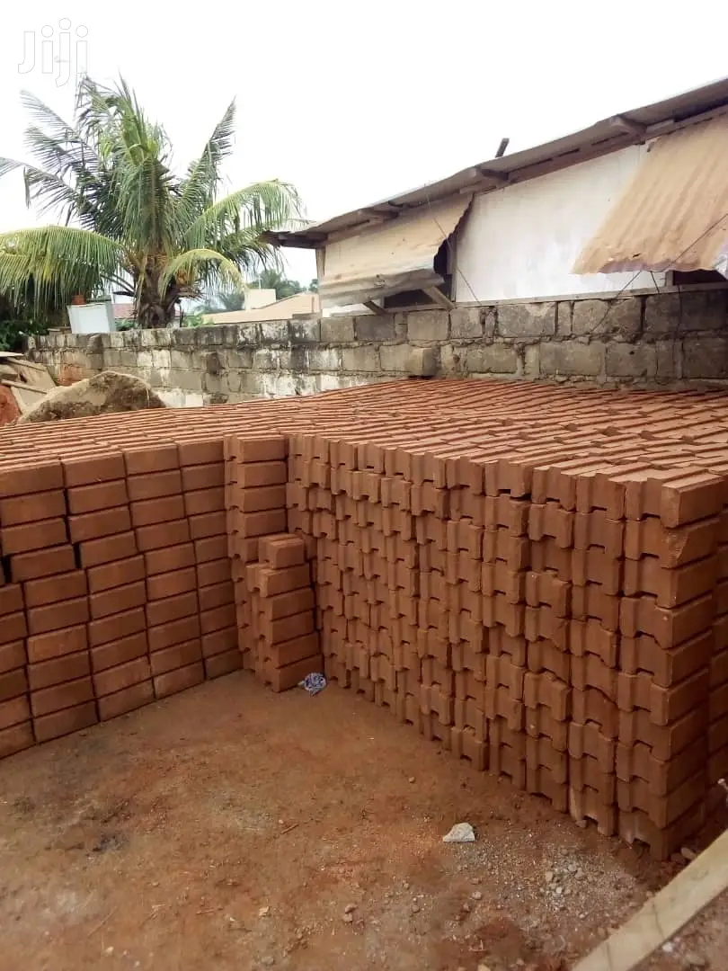 Interlocking Bricks Machine