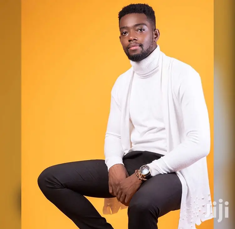 Milky Turtle Neck Top