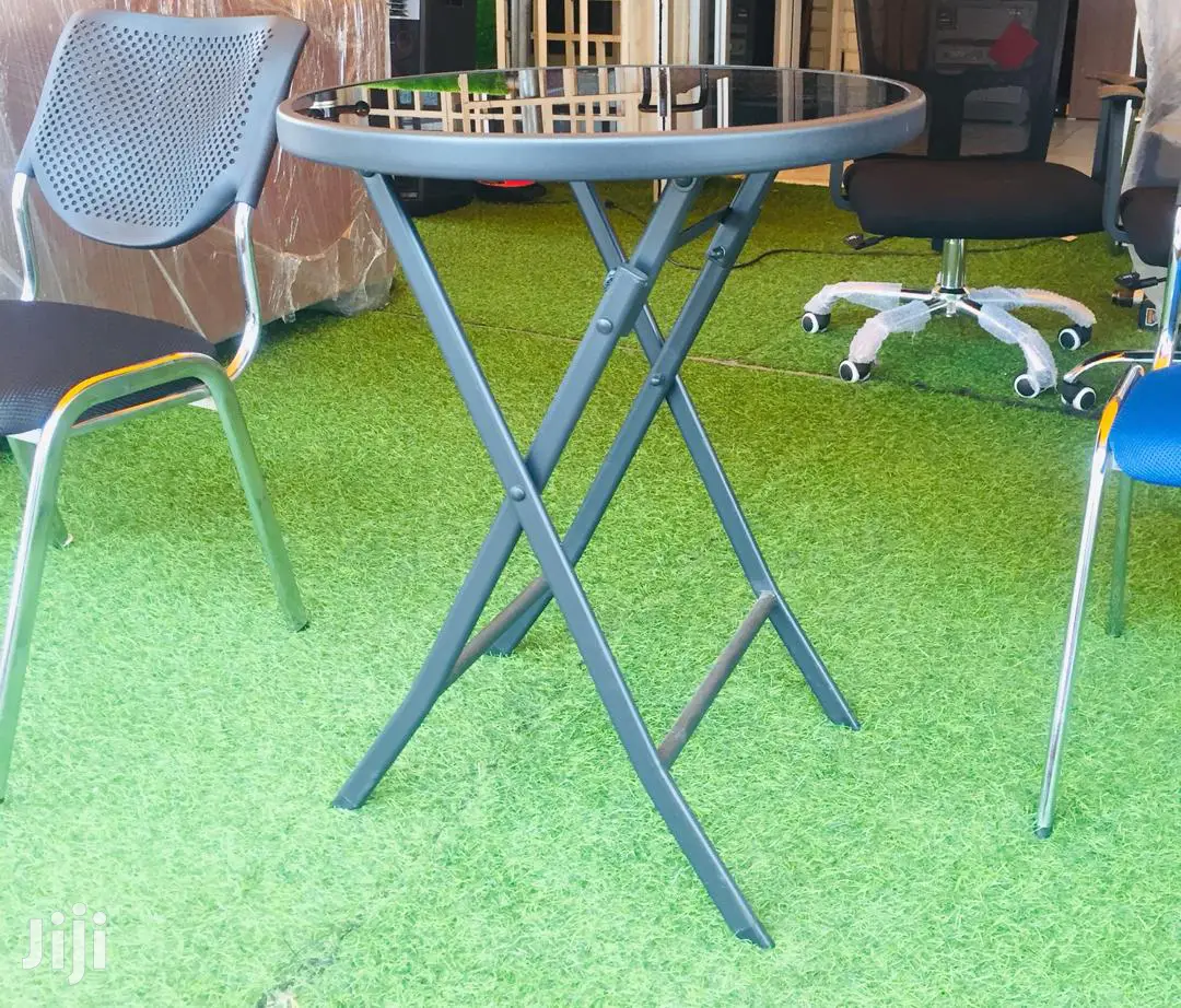 Foldable Round Table