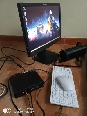 Desktop Computer Dell Inspiron 3000 2GB Intel Atom SSHD (Hybrid) 32GB