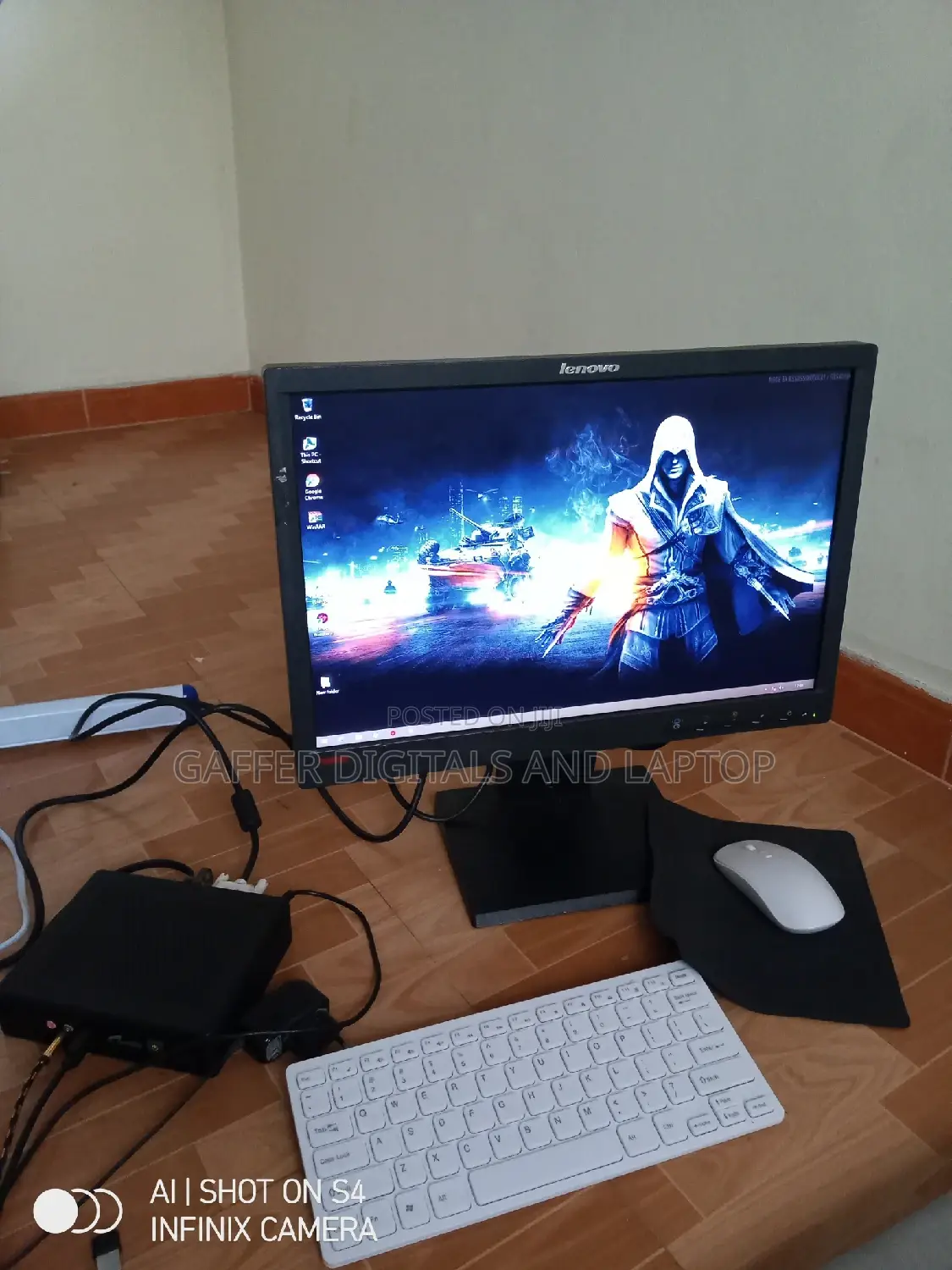Desktop Computer Dell Inspiron 3000 2GB Intel Atom SSHD (Hybrid) 32GB
