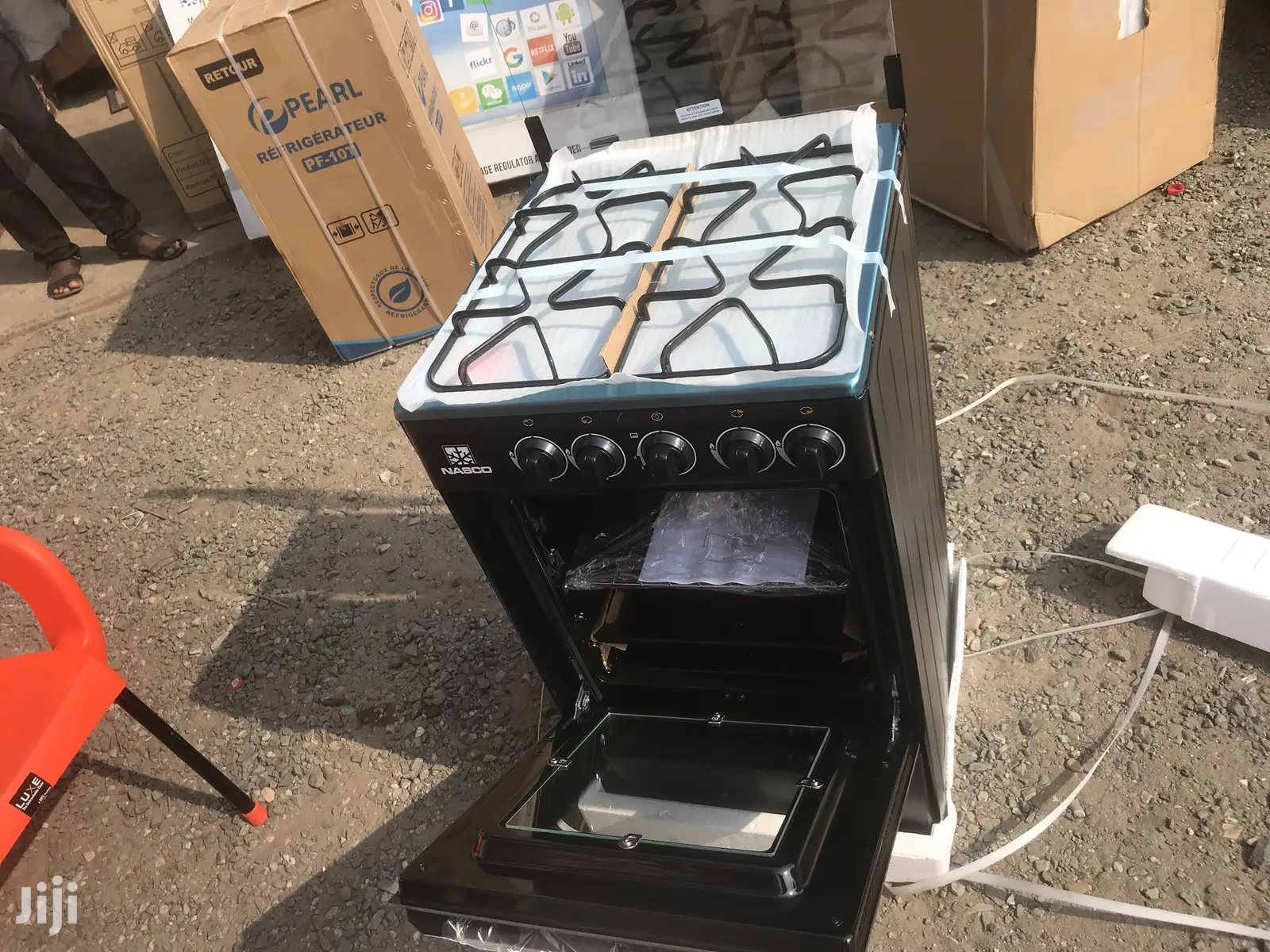 New Gas Cooker Black Color Nasco Oven