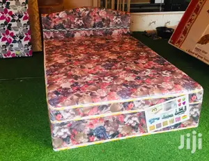 Design Double Bed