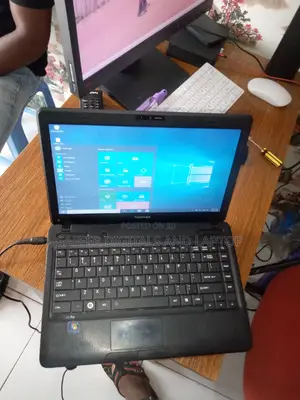 Laptop Toshiba Satellite C665 4GB Intel Core I3 HDD 128GB