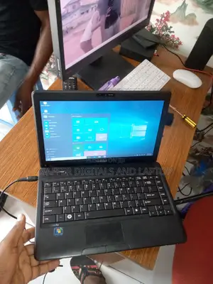Laptop Toshiba Satellite C665 4GB Intel Core I3 HDD 128GB