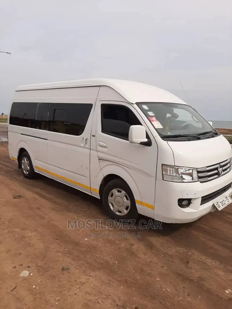 Toyota Hiace Buses for Rent in Ghana? Minibuses for Rent