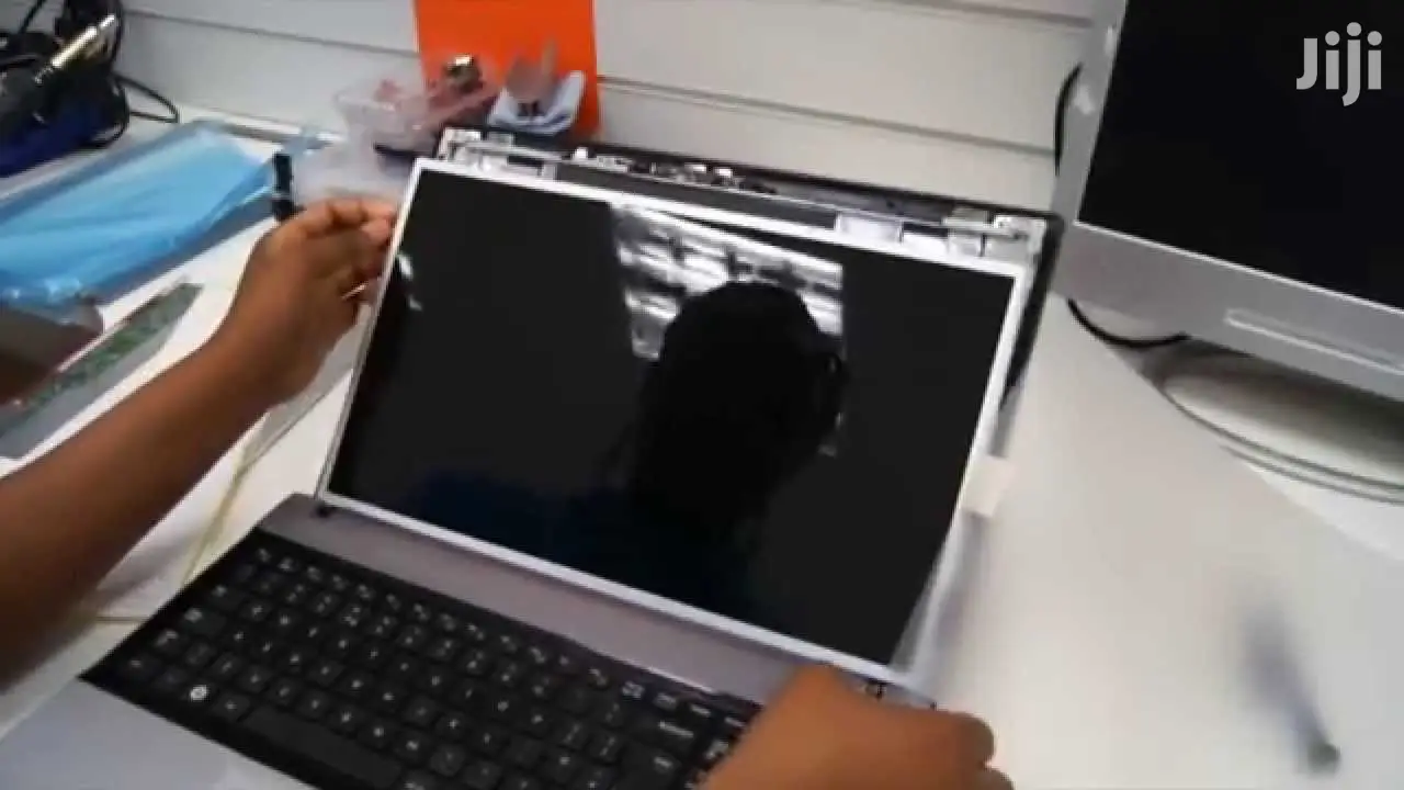 Any Type of Laptop Screen Replacement 250 Upwards