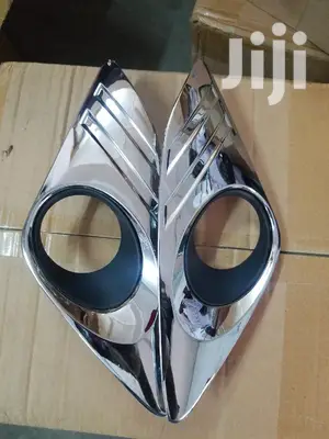 Photo - Toyota Camry Spider 2010 Fog Light Cover...