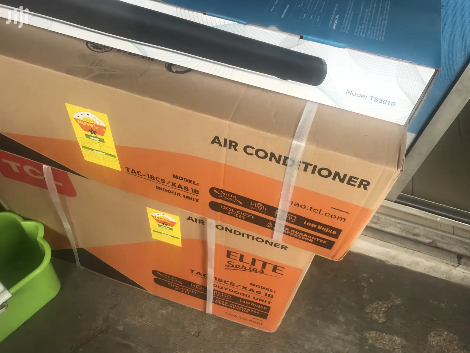 TCL 1.5hp Air Conditioner W/Fashionable Design