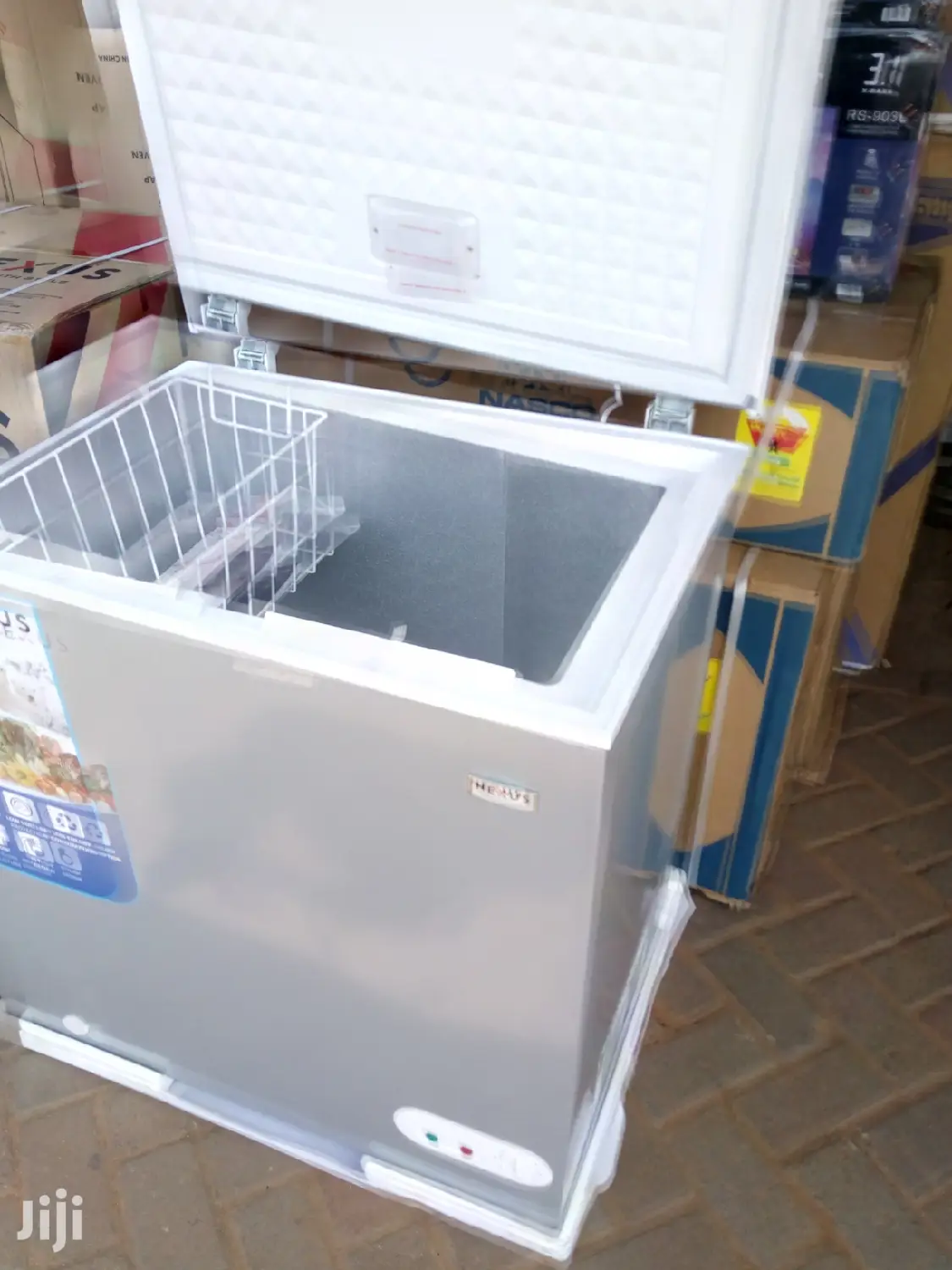 Nexus 150litres Chest Freezer (Silver)