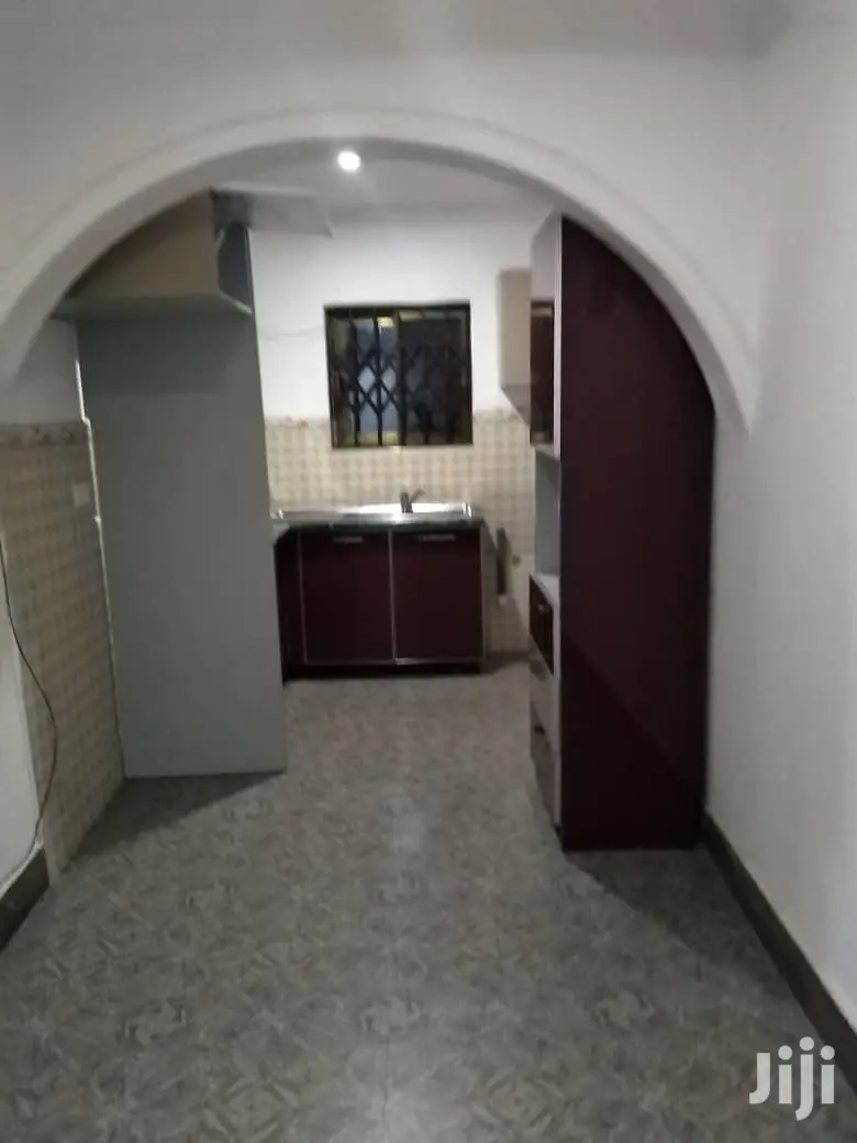 1bdrm Block of Flats in Ga East Municipal for rent