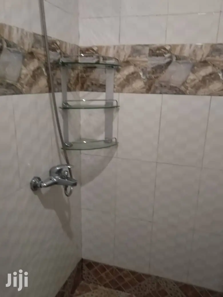 1bdrm Block of Flats in Ga East Municipal for rent