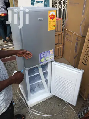Helps Preserve Your Food Items+Nasco 143 L Double Door Fridg
