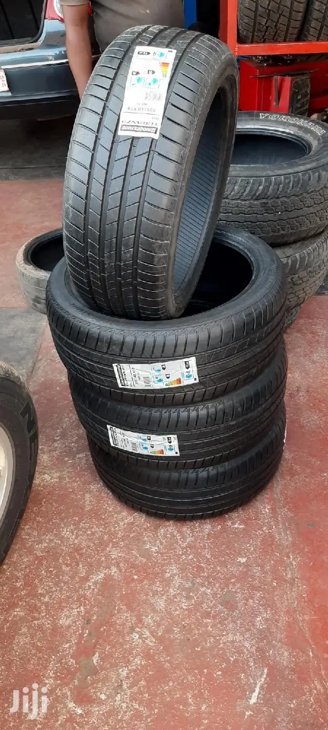 235/40r19 Brdgestone Tires