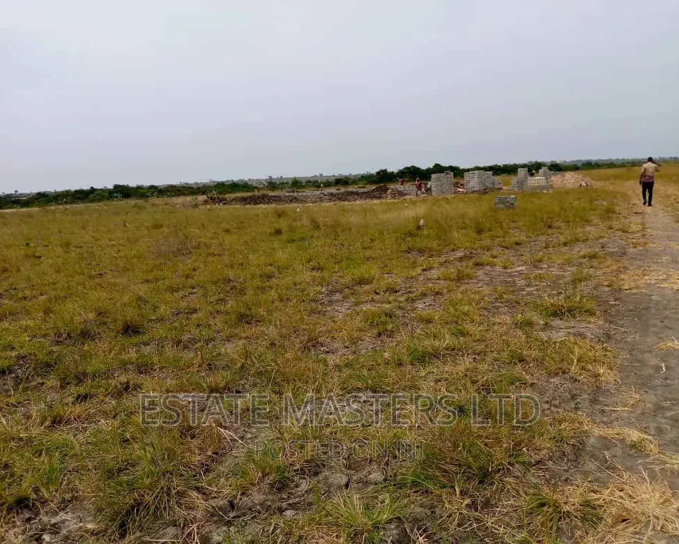 Commercial/Residential Airport Area Plot