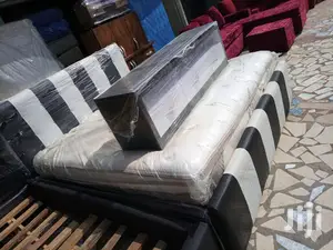 Kingsize Bed Eith Mattress . Promotion