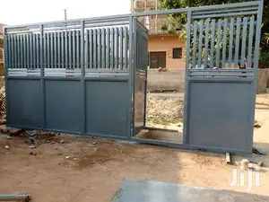 Good Sliding It Gate 17feets by 8feets