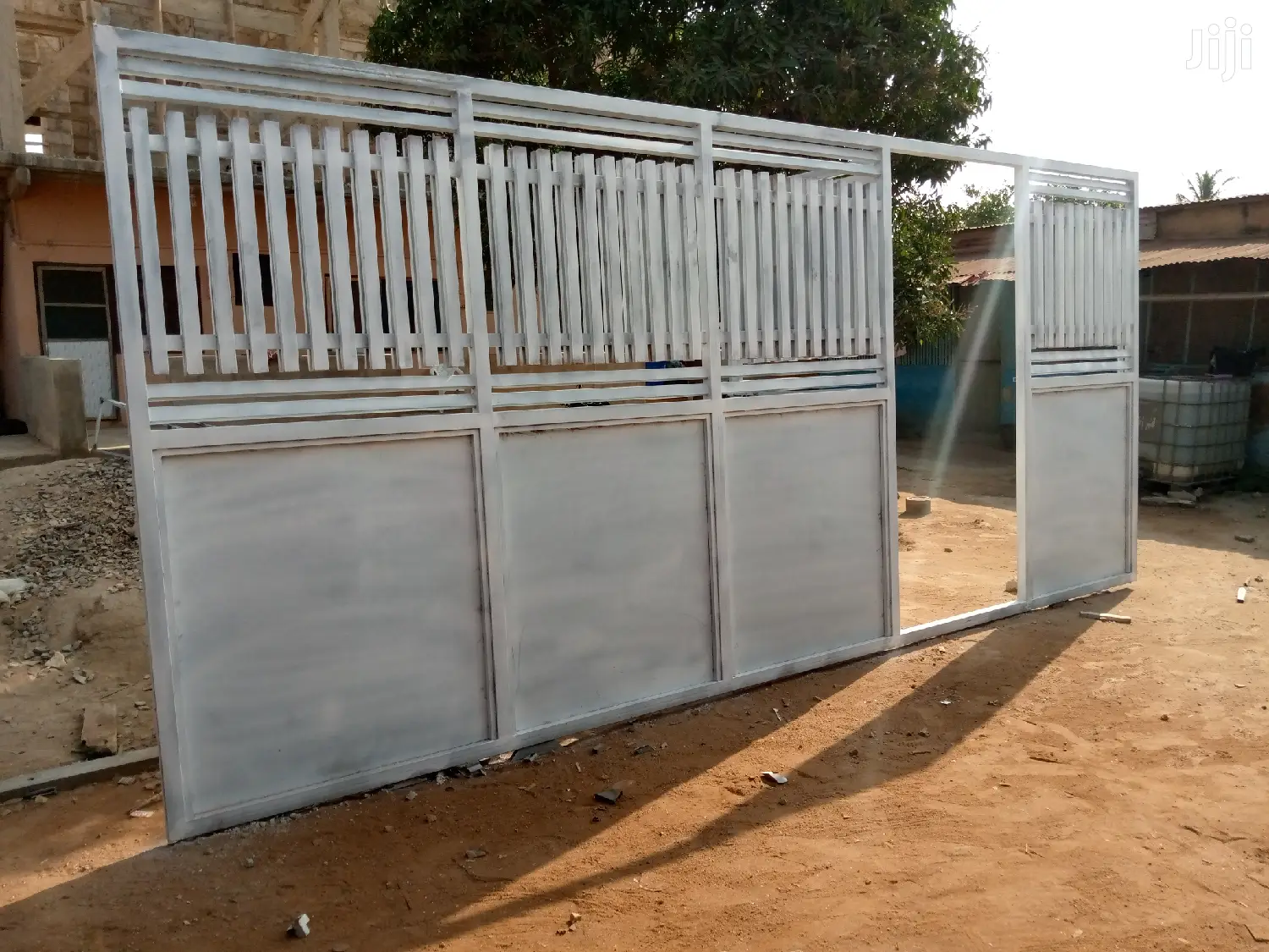 Good Sliding It Gate 17feets by 8feets