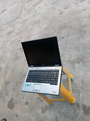New Laptop Toshiba Tecra R940 2GB Intel Core 2 Duo HDD 160GB