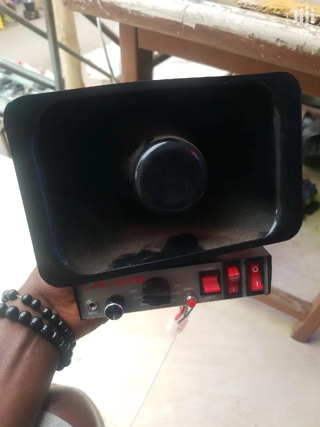 Emergency Siren Machine With High-quality Horns  With Flash Light