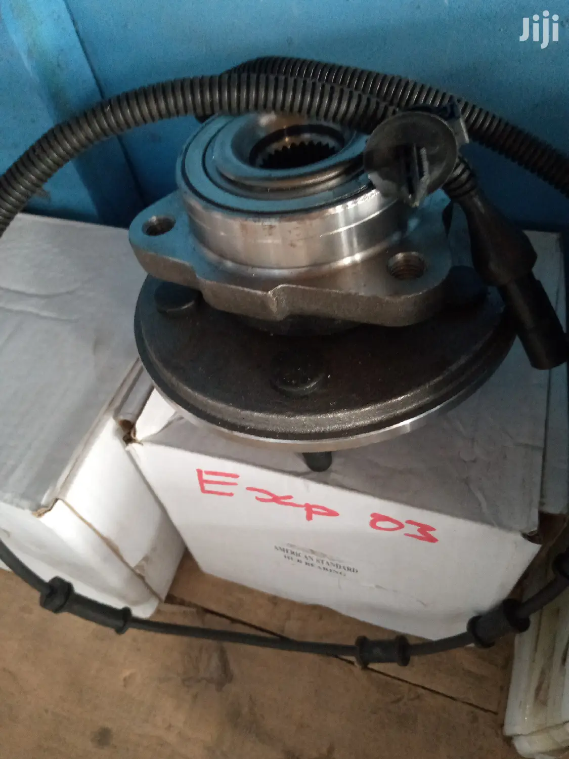 Ford Explorer 2003 Front Hub