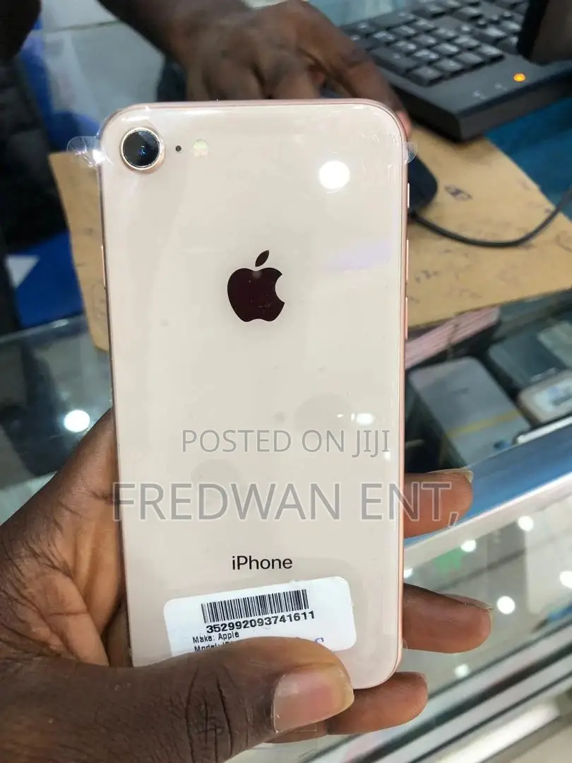 New Apple iPhone 8 64 GB Gold