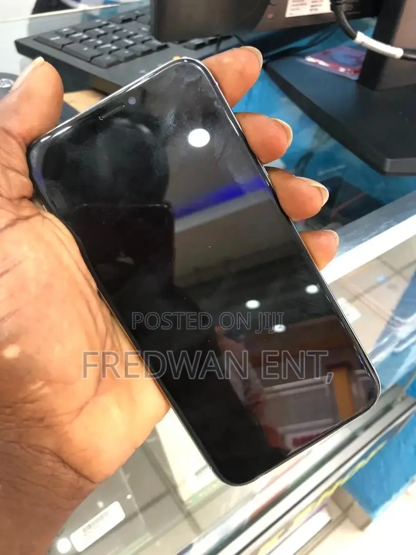 New Apple iPhone 8 64 GB Gold