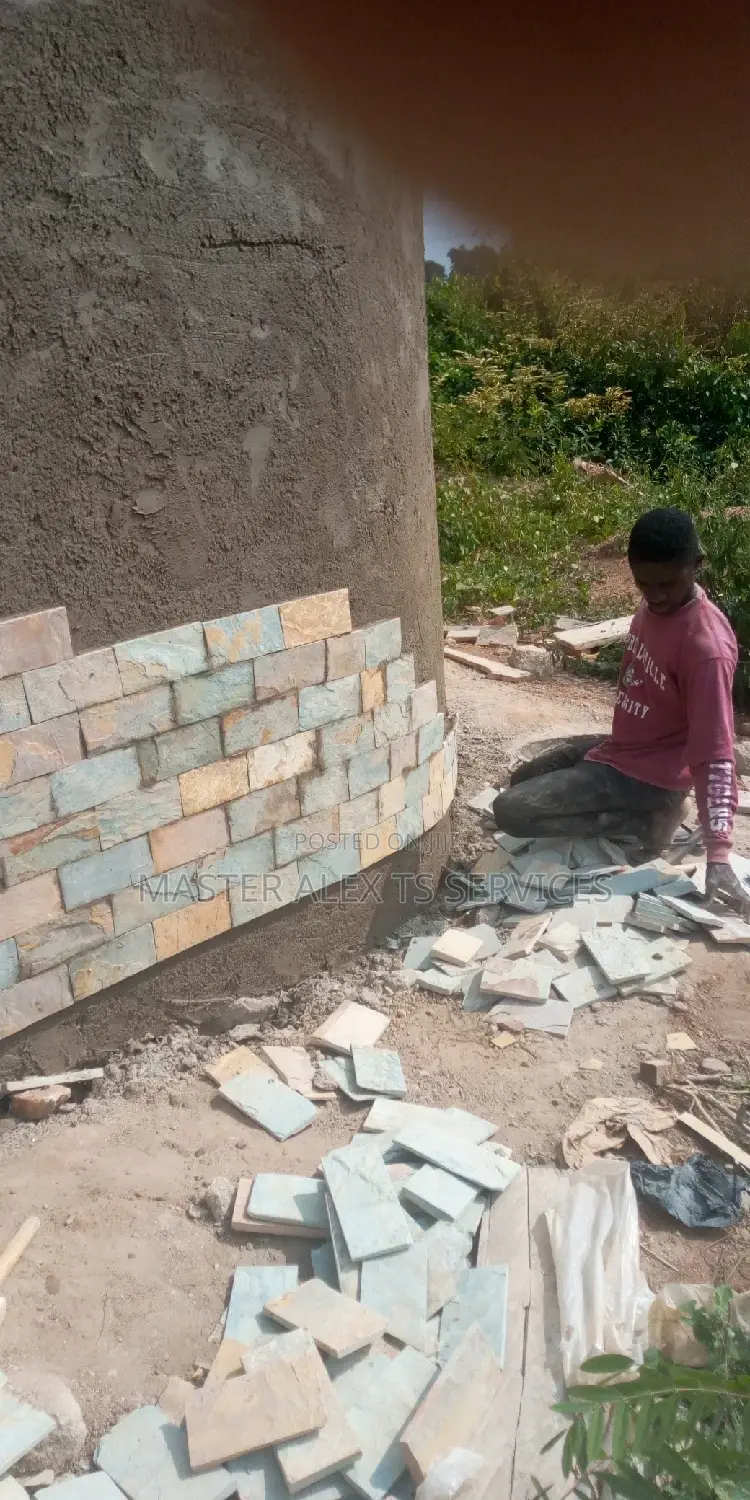 Expert Cutting Stone Layers