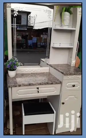 Classy Dresser