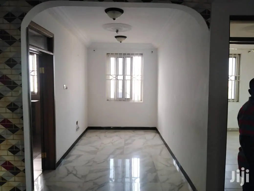 2bdrm Block of Flats in Ga East Municipal for rent