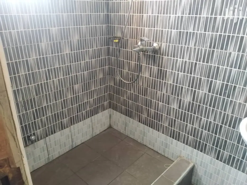 2bdrm Block of Flats in Ga East Municipal for rent