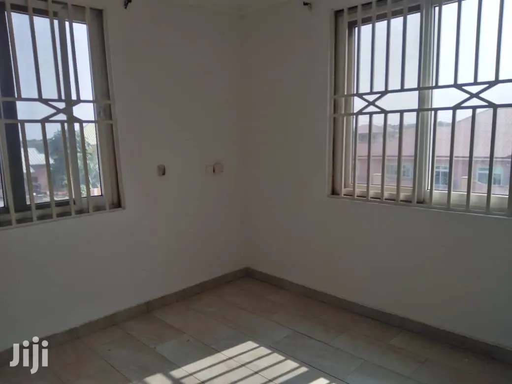 2bdrm Block of Flats in Ga East Municipal for rent