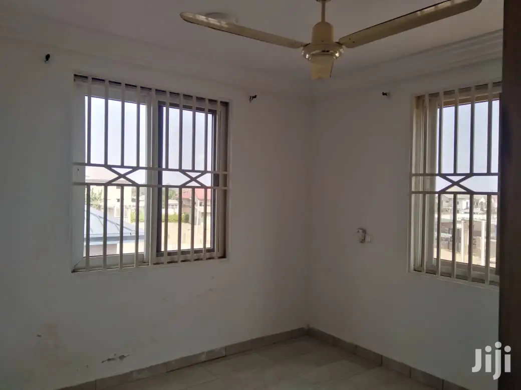 2bdrm Block of Flats in Ga East Municipal for rent